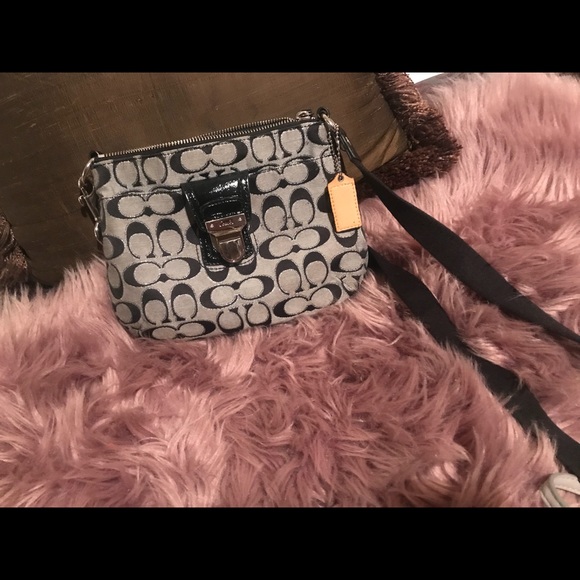 Coach purse - Picture 2 of 7